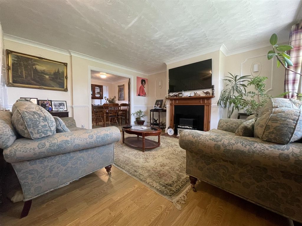Property photo 2 of 24