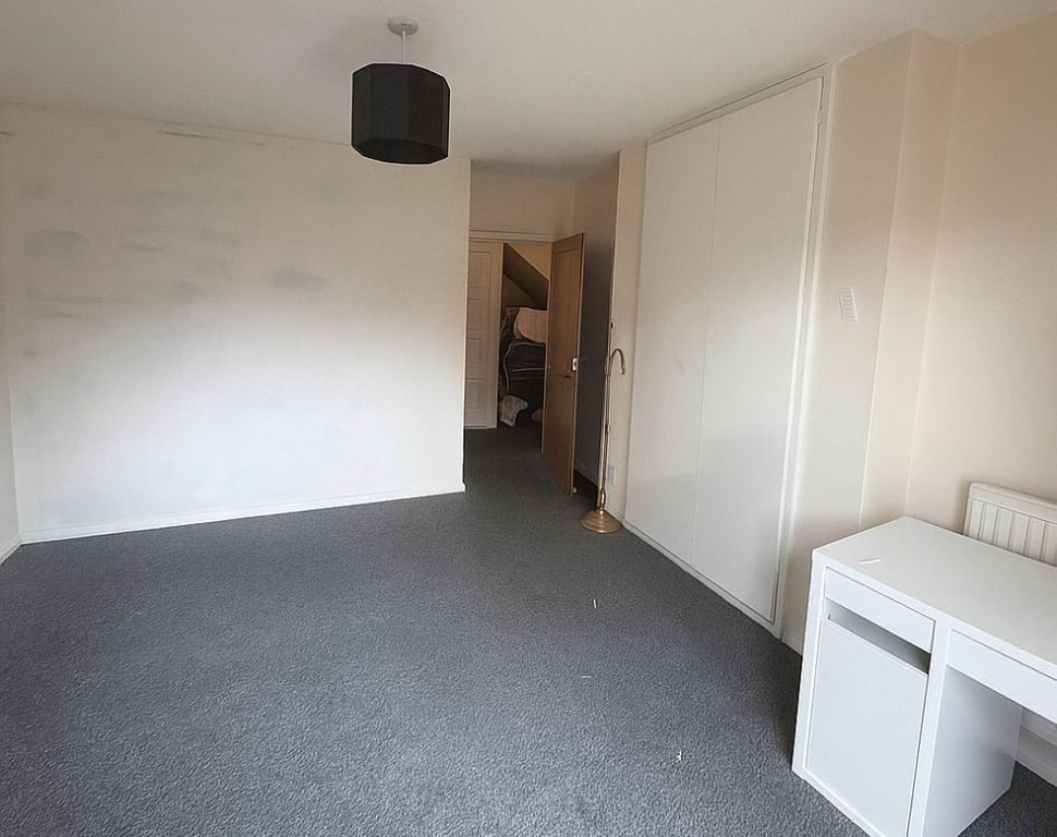 Property photo 1 of 2