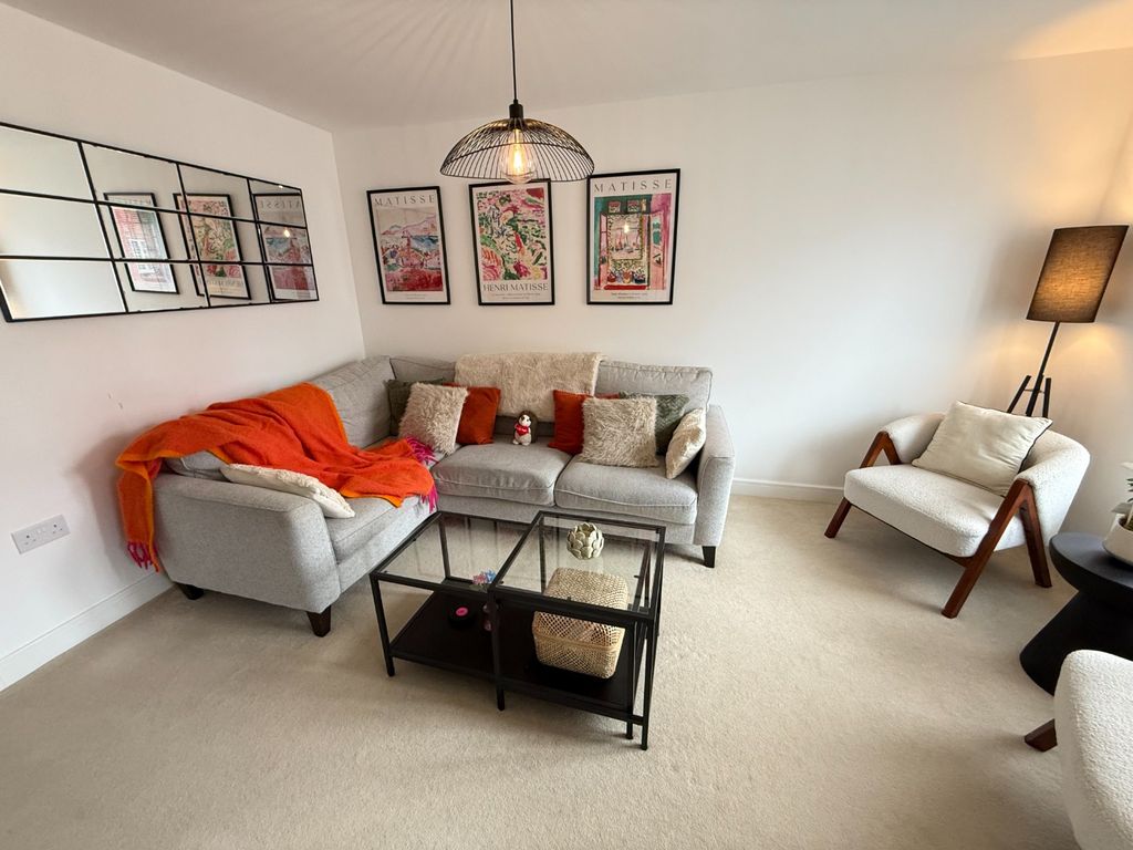 Property photo 2 of 15 4187894