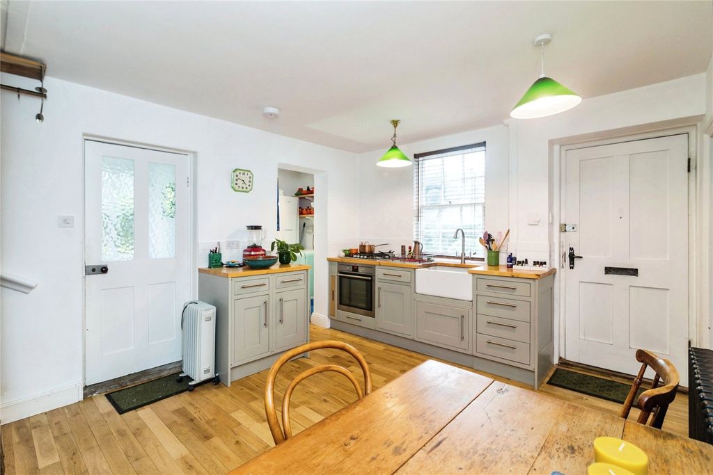 Property photo 3 of 15 Kitchen