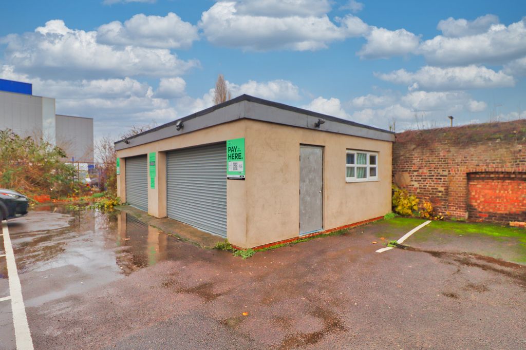 Property photo 3 of 14