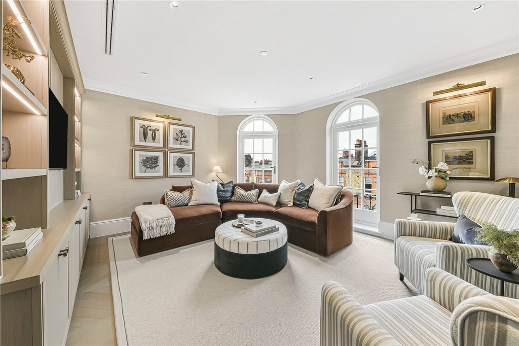 Property photo 3 of 24 Reception Room