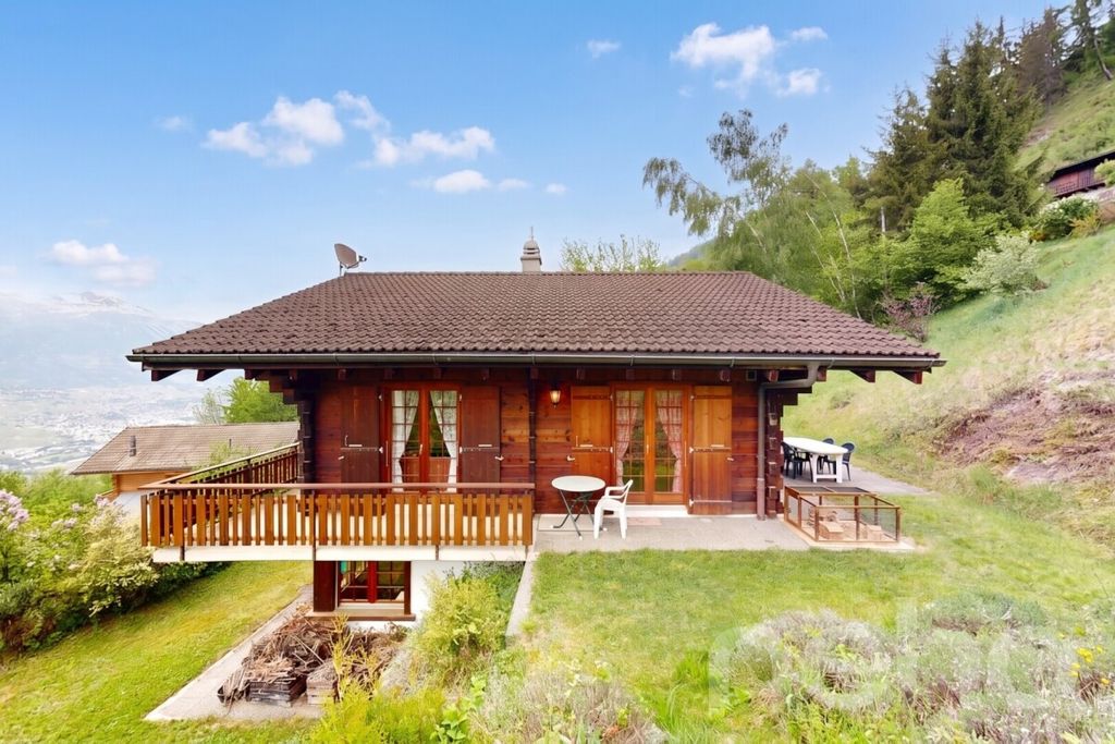 Property photo 2 of 12