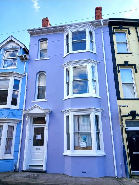 Property photo 1 of 16 4 Bed-Terrace House For Sale