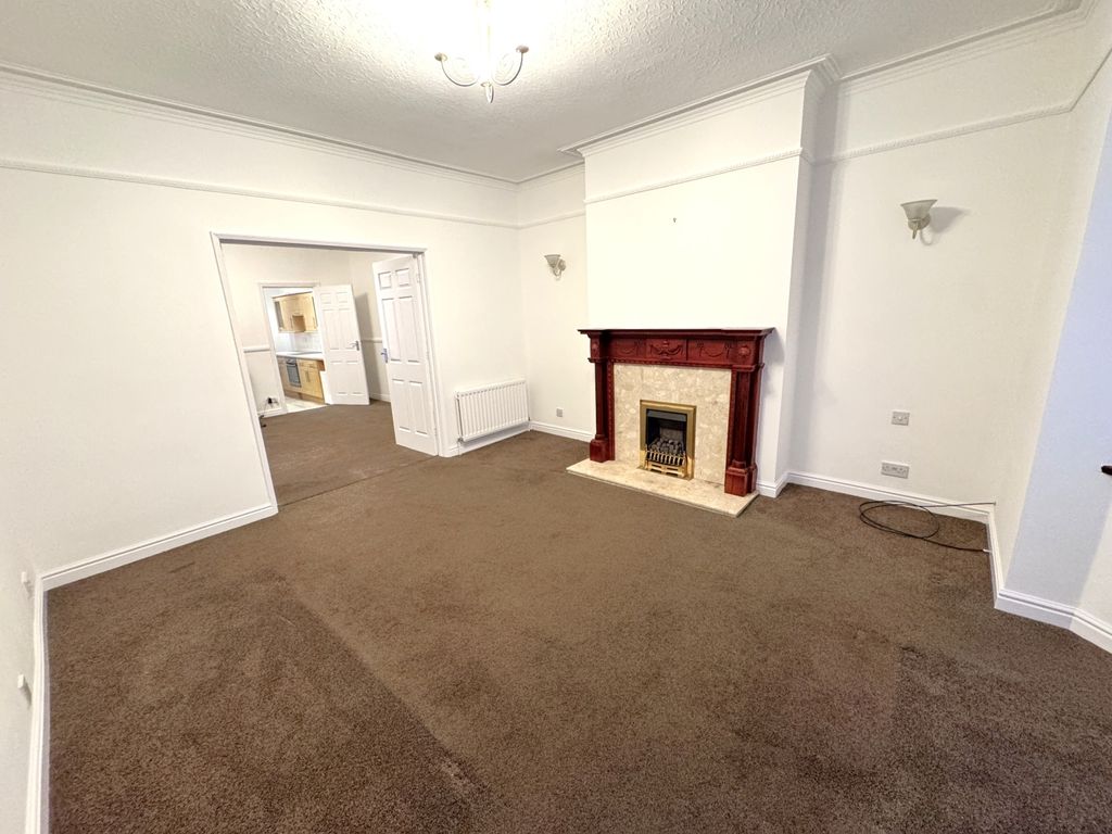 Property photo 2 of 13 liv