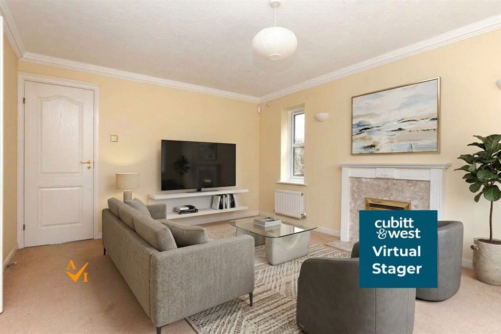 Property photo 2 of 17 Living Room (Contemporary Style)