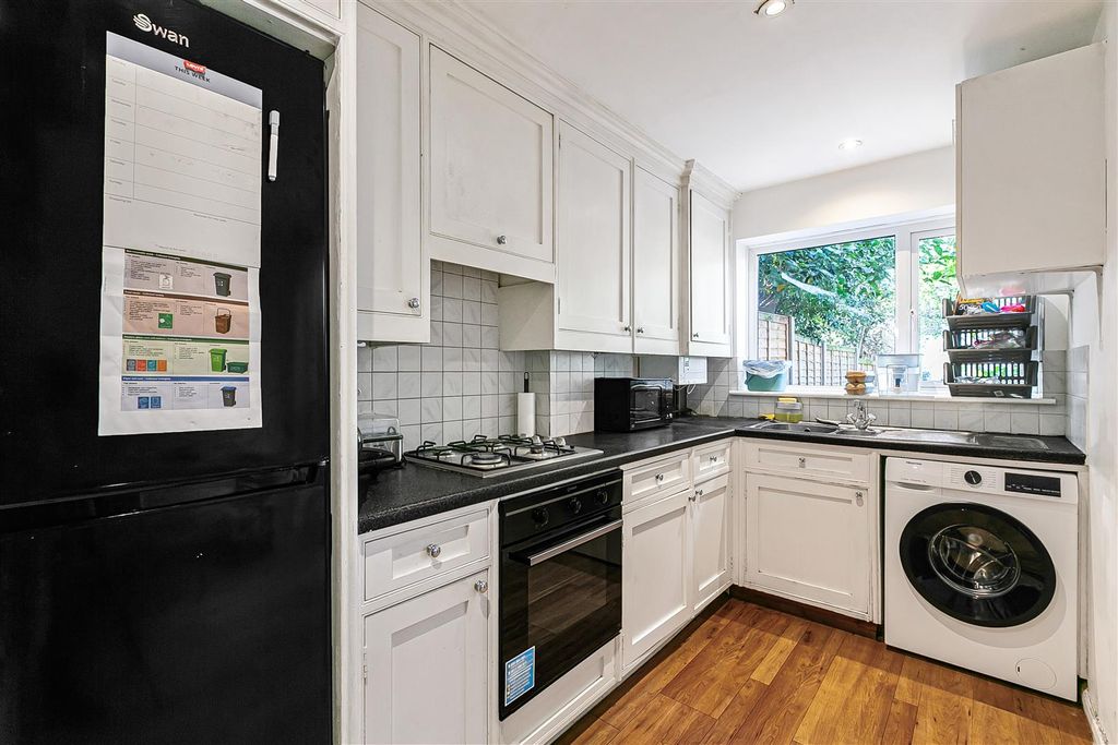 Property photo 2 of 18