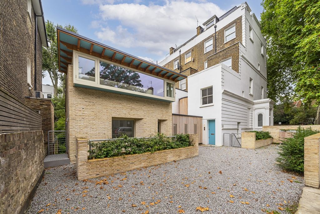 Property photo 3 of 21 Exterior