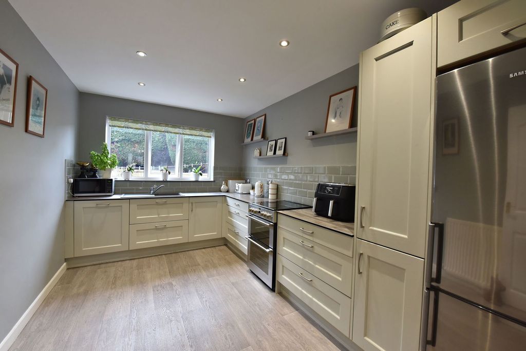 Property photo 2 of 22