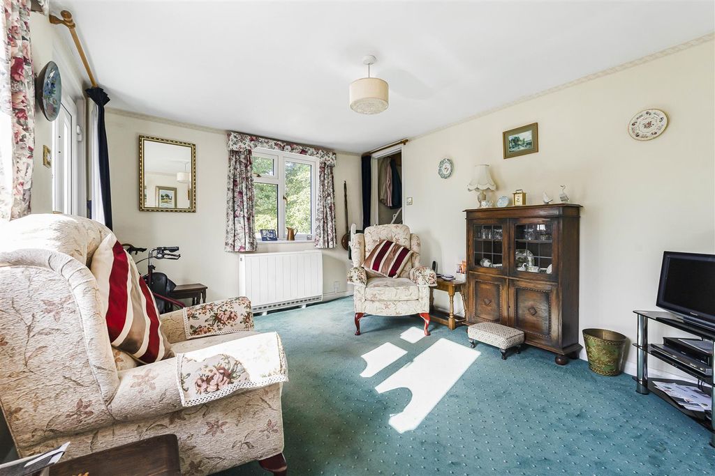 Property photo 2 of 17 10_61545.Jpg