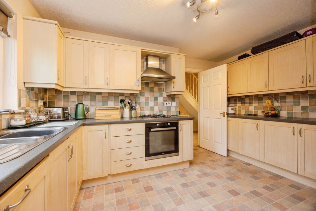 Property photo 3 of 25 Pbox-Img.Jpg