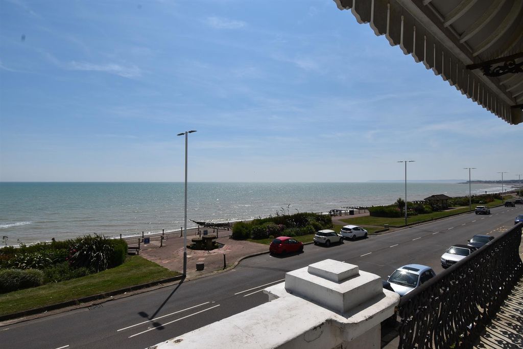 Property photo 3 of 20 Views