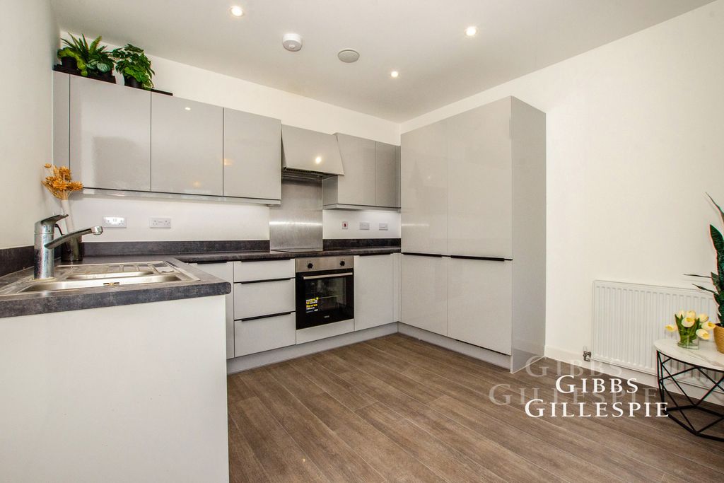 Property photo 3 of 14 Pbox-Img.Jpg