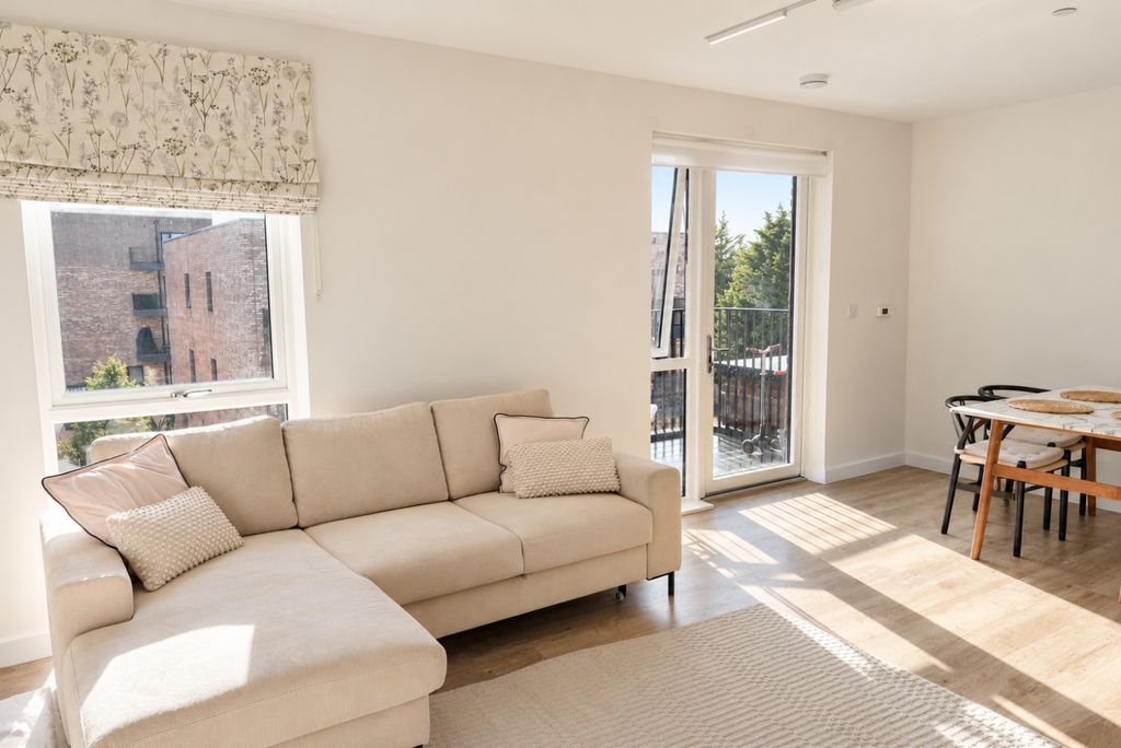 Property photo 2 of 11 683d3d23-Dccb-47d0-Ab85-c529Bb8B13d4