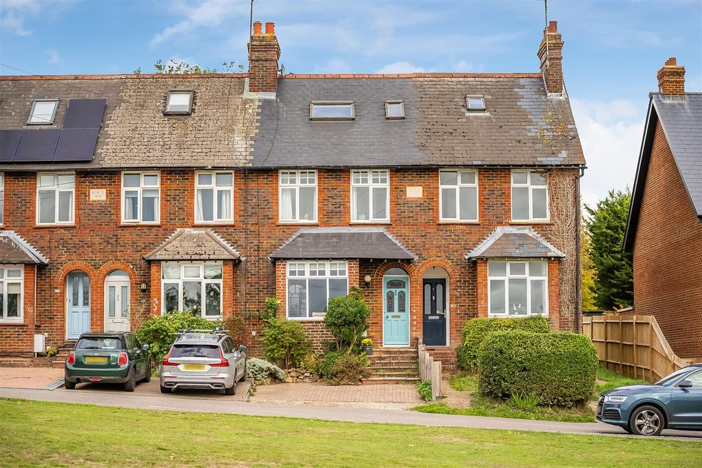 Property photo 1 of 26 71-Hurst-Green-Road-49.Jpg