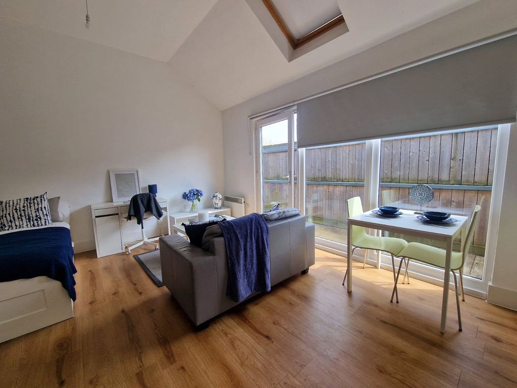 Property photo 2 of 8 Picture No. 09