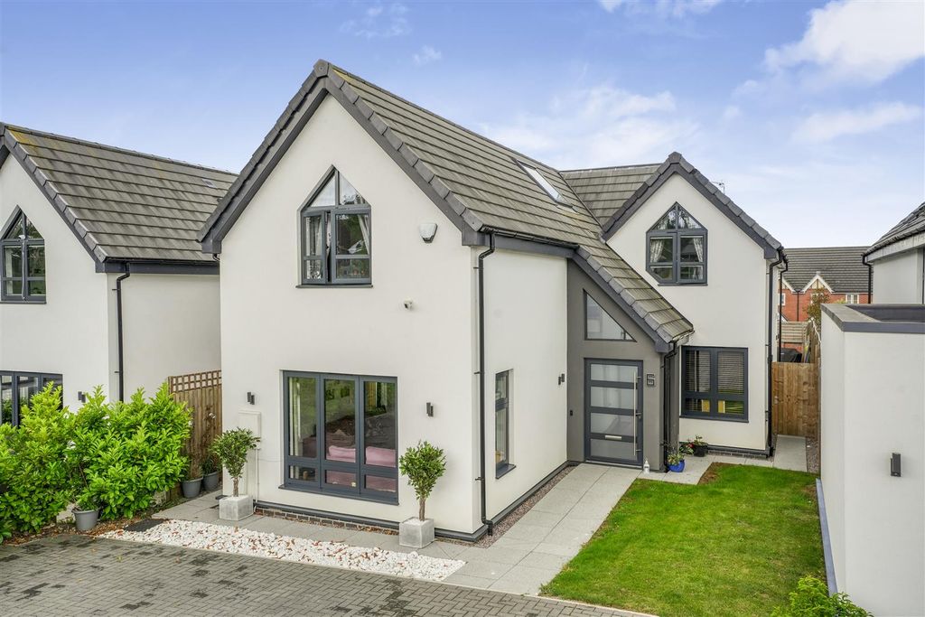 Property photo 1 of 33