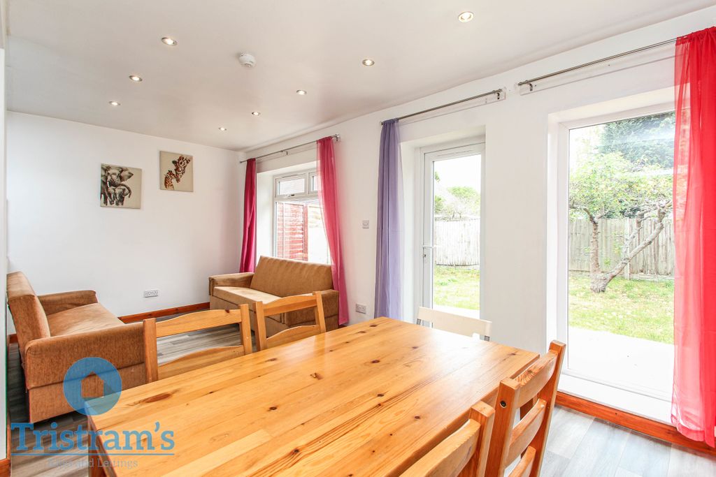 Property photo 3 of 27