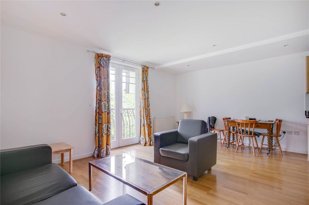Property photo 2 of 7