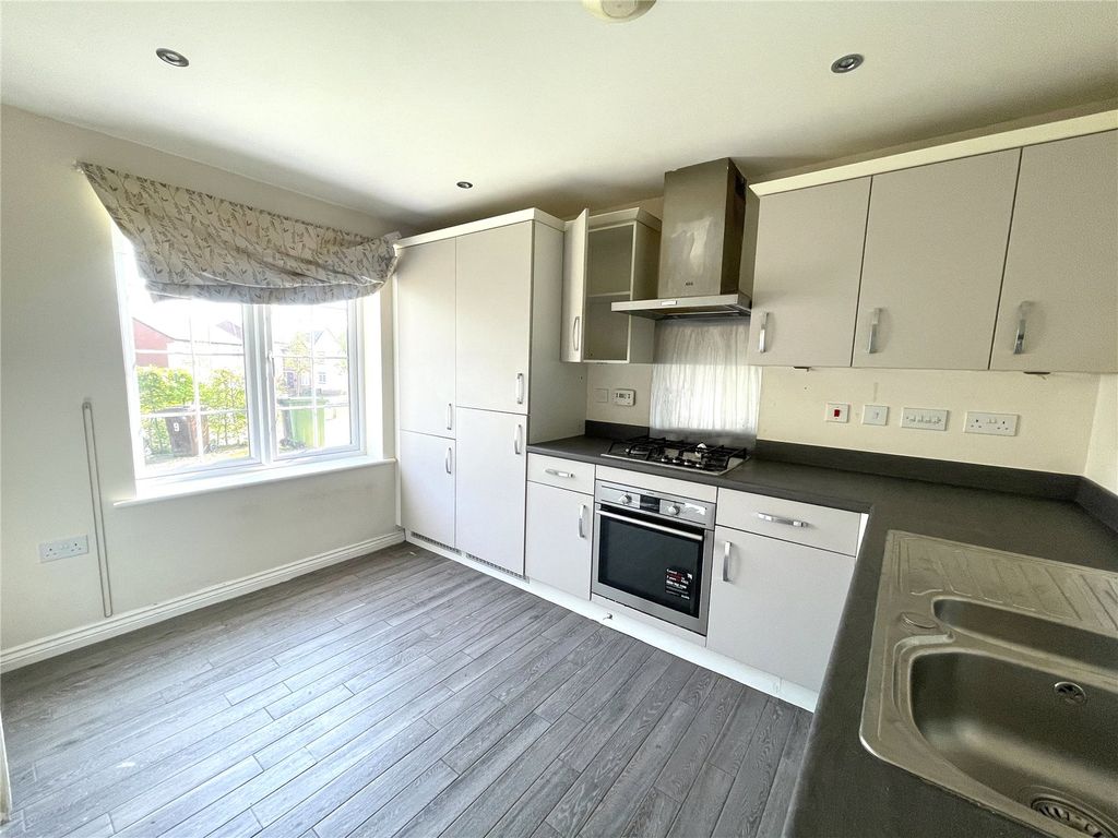 Property photo 2 of 11 Picture No. 13