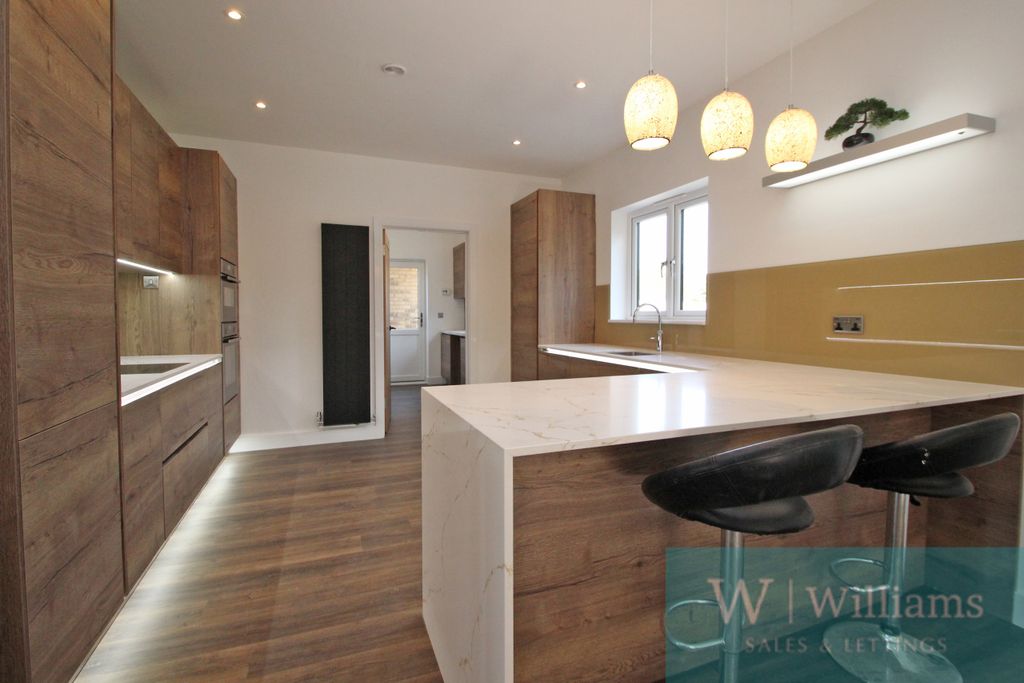 Property photo 3 of 8 Example Kitchen