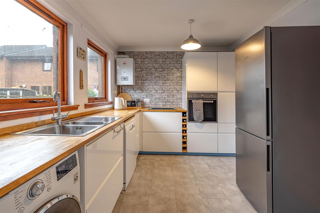 Property photo 3 of 15 18 Cannon Street Selkirk 07.Jpg