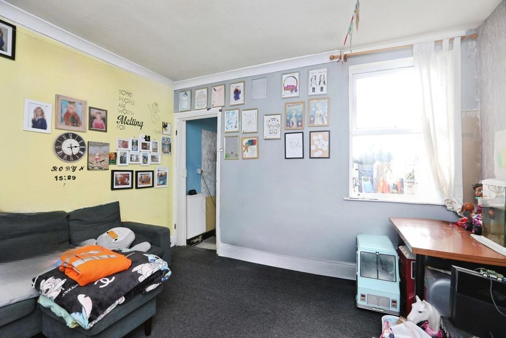 Property photo 2 of 9 Pbox-Img.Jpg