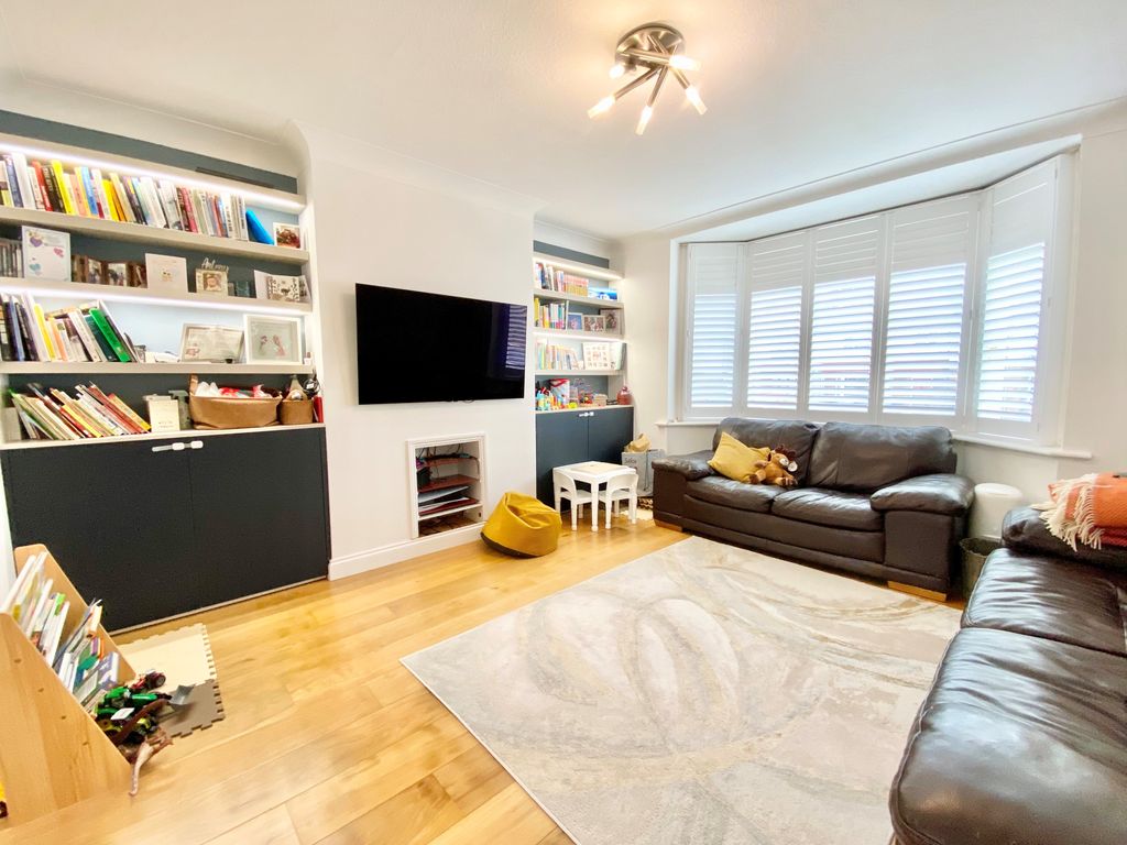 Property photo 3 of 27