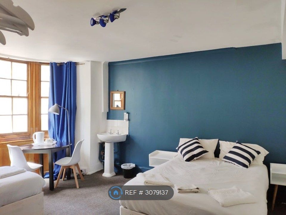 Property photo 2 of 10 Big Double Room Single/Double Occupancy