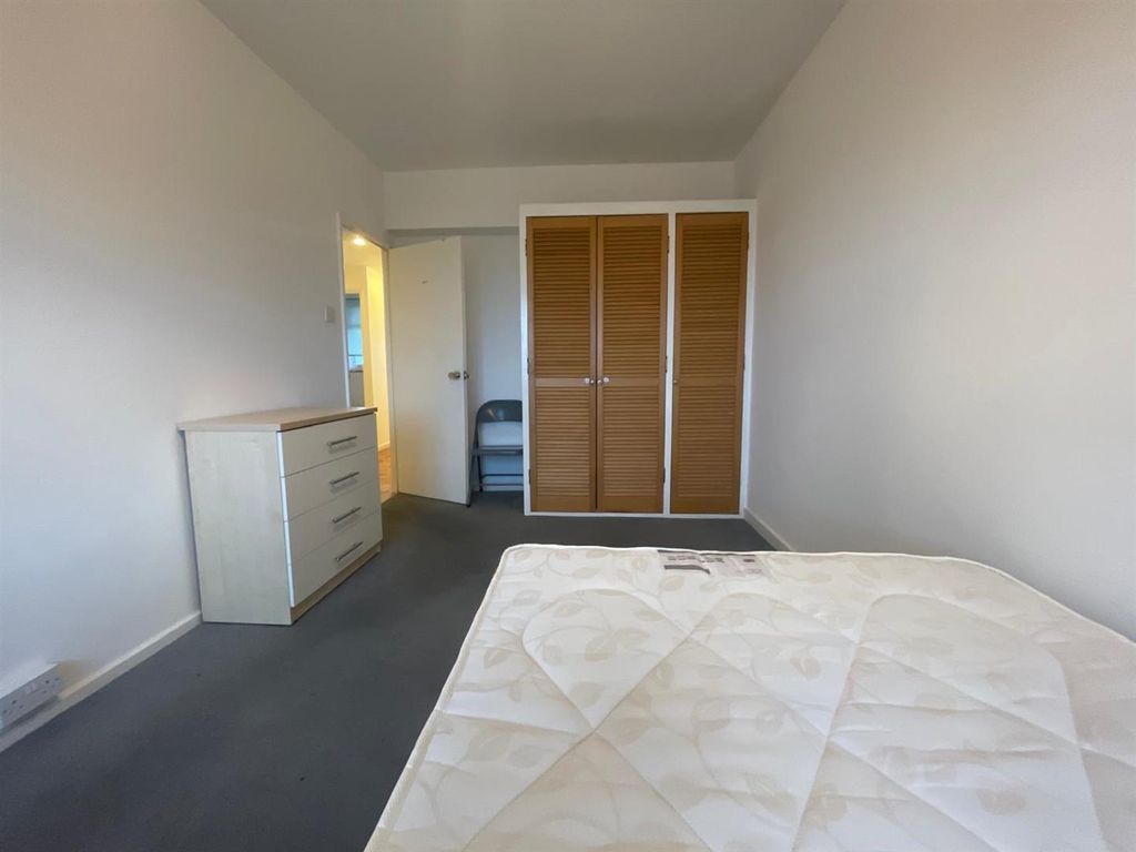 Property photo 2 of 10 Baee7c9B-2c05-490E-9Cea-3610Ba3Fecef.Jpg