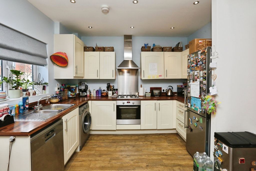 Property photo 2 of 10 Pbox-Img.Jpg