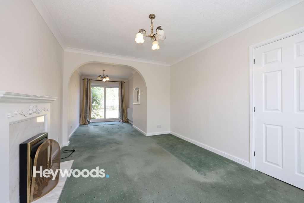 Property photo 2 of 36