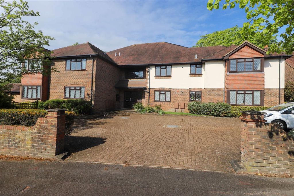 Property photo 1 of 10 External