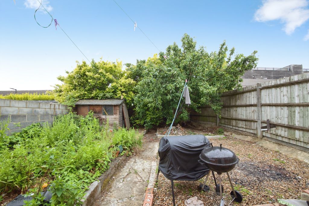 Property photo 2 of 20