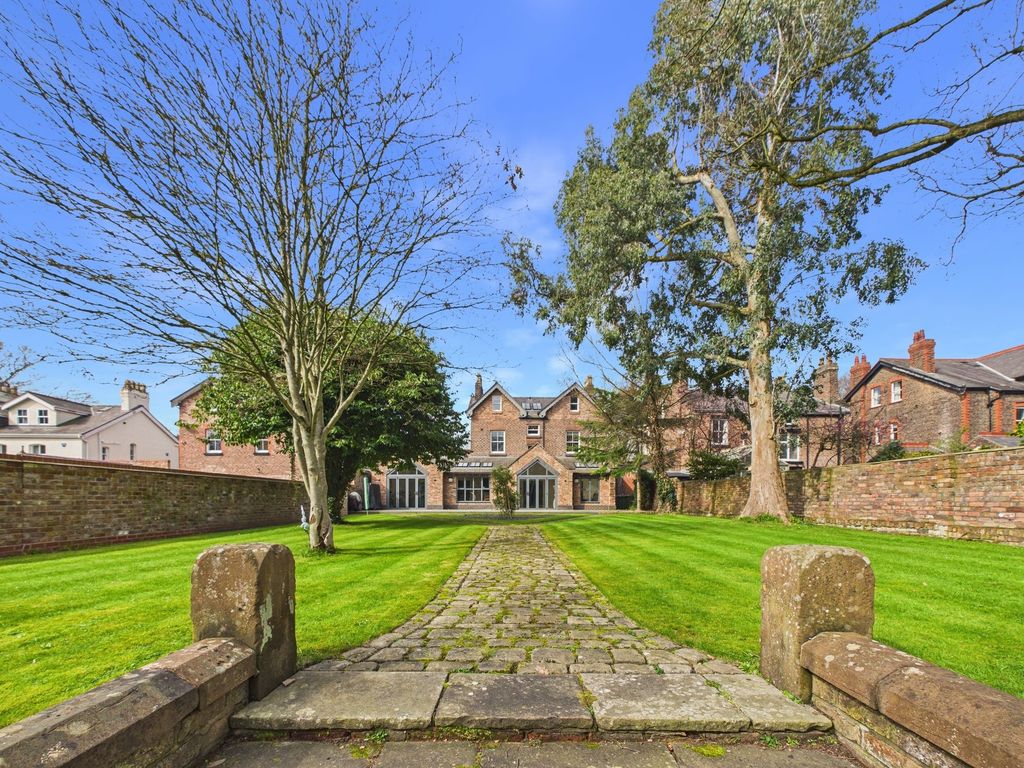 Property photo 1 of 44