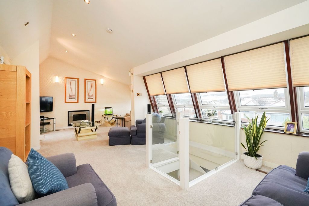 Property photo 1 of 29