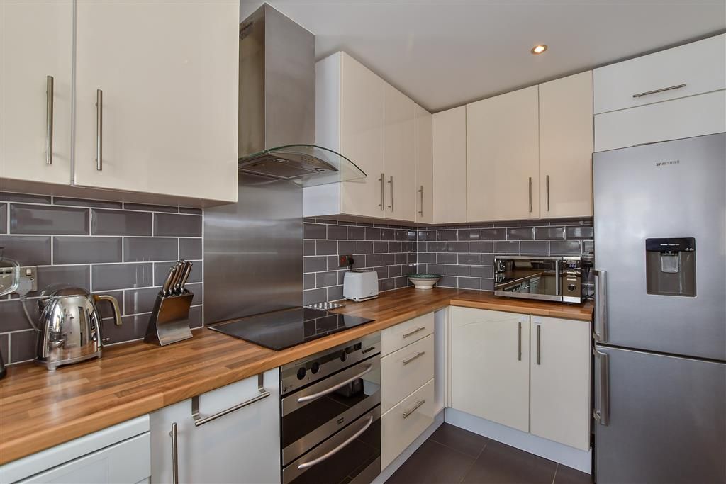 Property photo 1 of 12 Kitchen