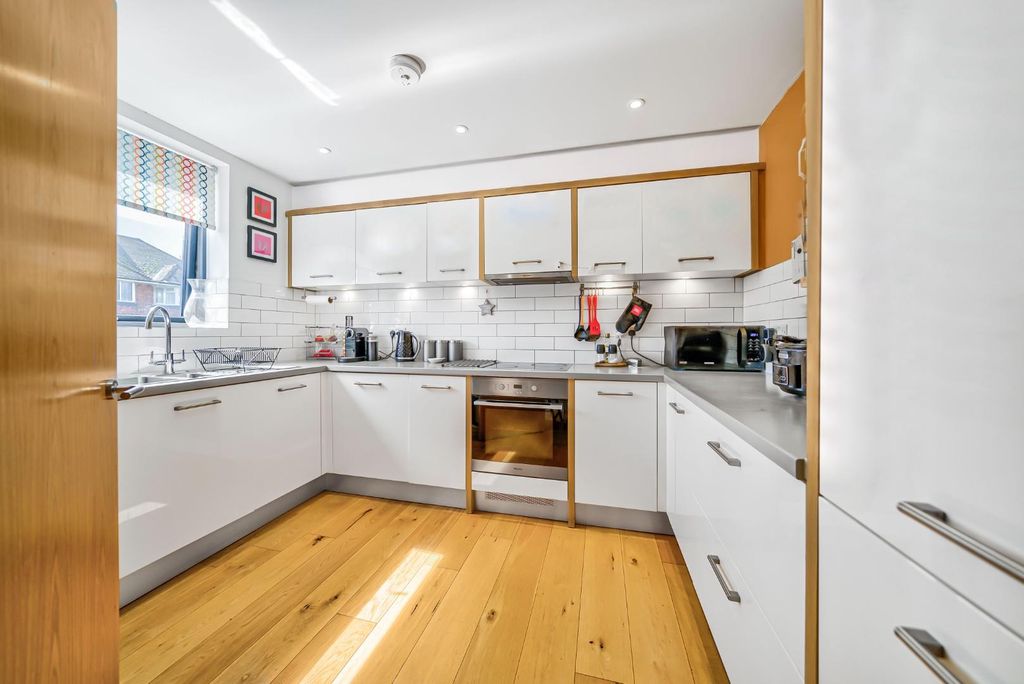 Property photo 2 of 15 72_Station_Road-7.Jpg