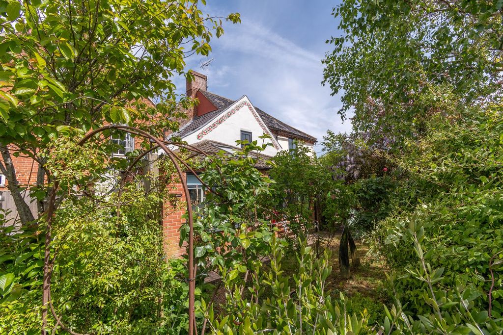 Property photo 2 of 21