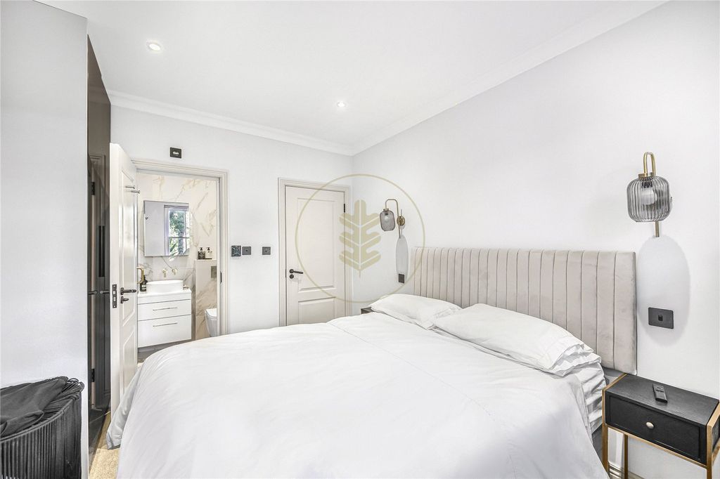 Property photo 3 of 15 Picture No. 06