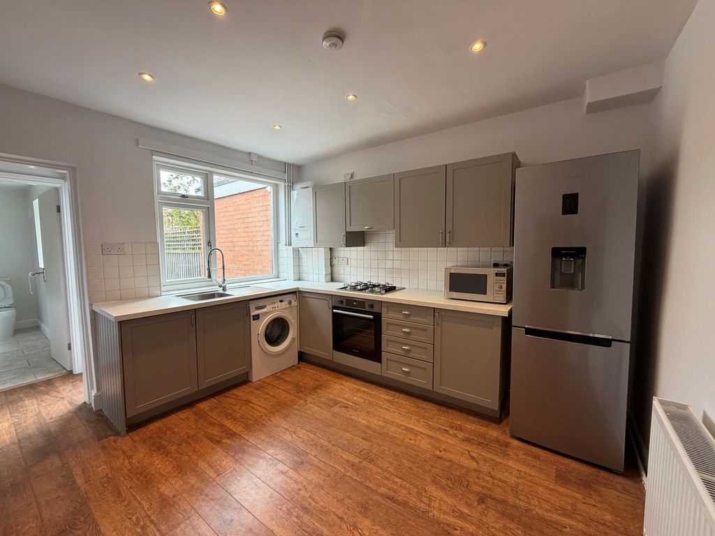 Property photo 2 of 6