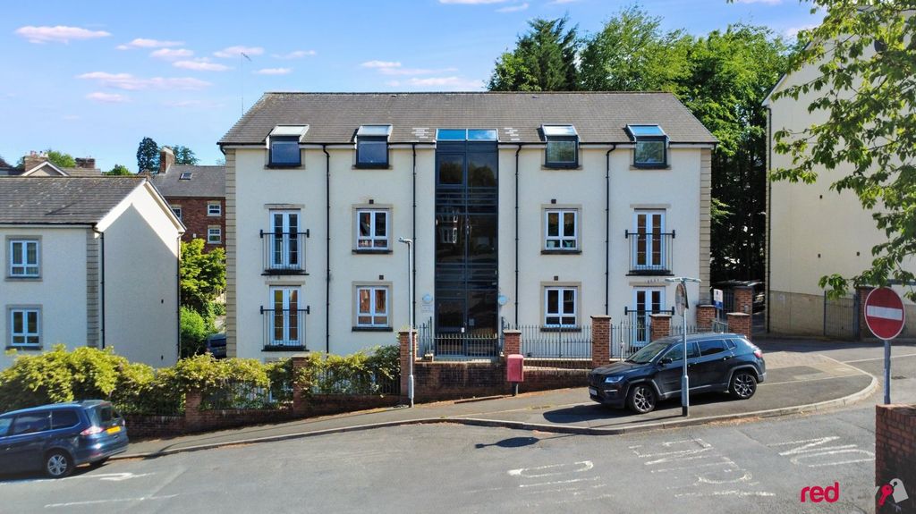 Property photo 1 of 10 External
