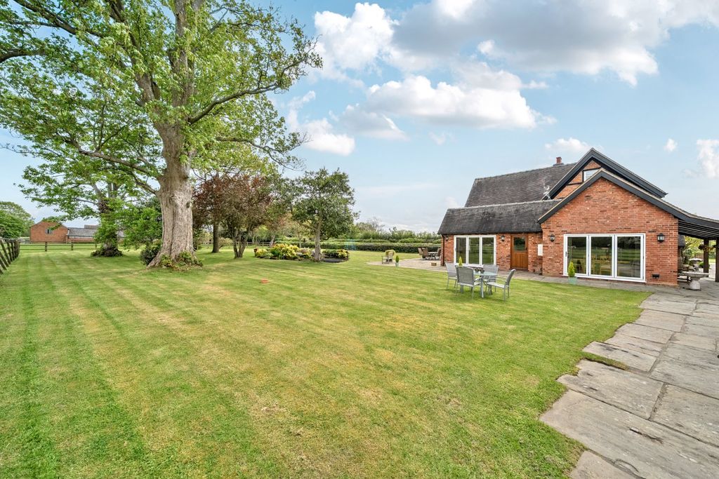 Property photo 2 of 25 Picture No. 02