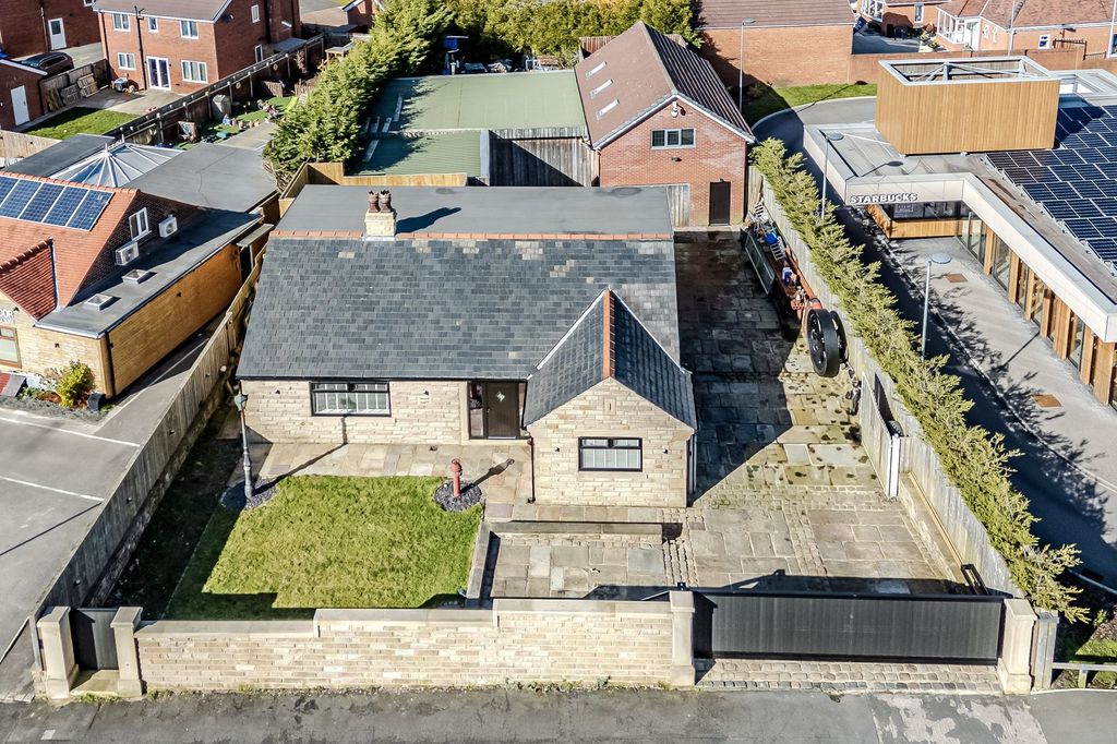 Property photo 2 of 32 Photo 1