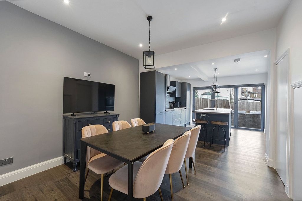 Property photo 3 of 15 Picture No. 05