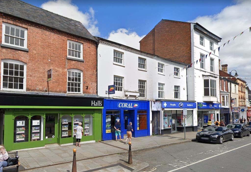 Property photo 2 of 4 Welshpool Â€“ 15/15A Broad Street, Powys Sy21 7Sd