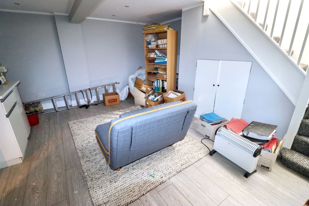 Property photo 3 of 6 Img_5814