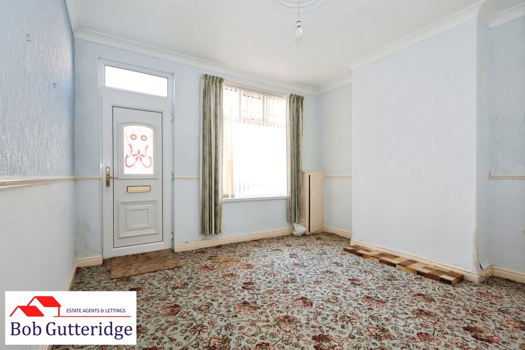 Property photo 3 of 16 Sitting Room