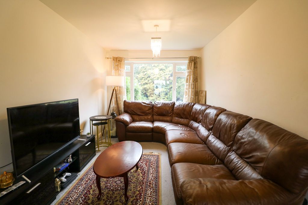 Property photo 2 of 10 Lounge