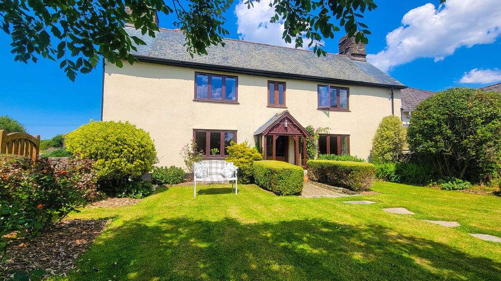 Property photo 3 of 18